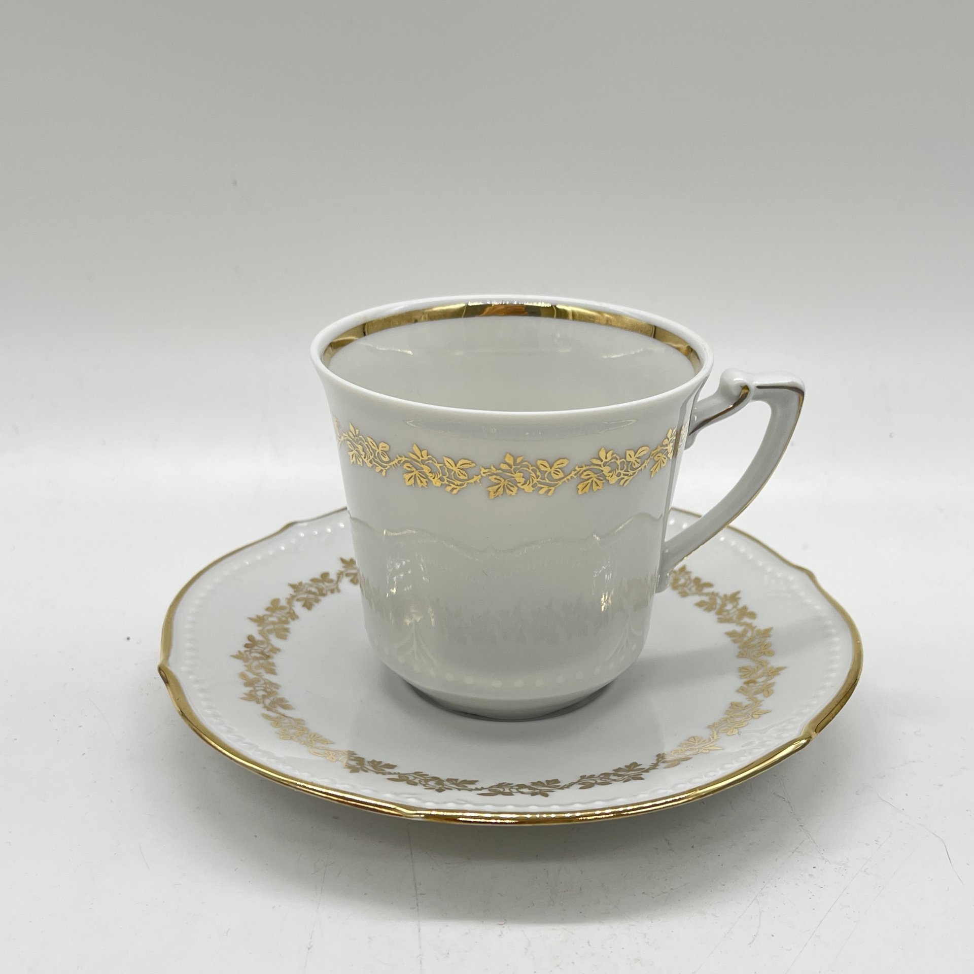 Чайная пара с декором в виде растительных гирлянд, фарфор, деколь, золочение, Winterling Marktleuthen Bavaria, Германия, 1950-1970 гг.