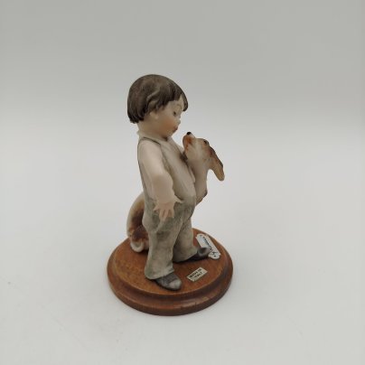 Статуэтка "Мальчик и собака", автор G.Armani, Capodimonte (Каподимонте)