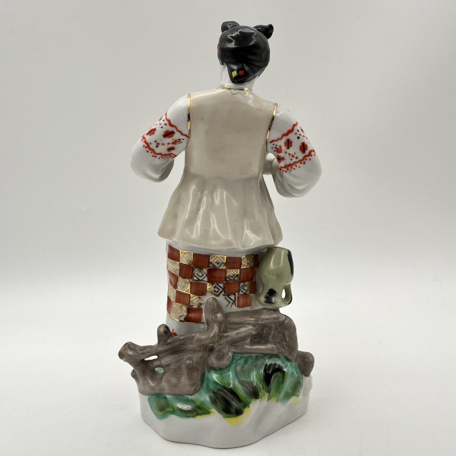 Статуэтка "Одарка", скульптор В.И. Щербина