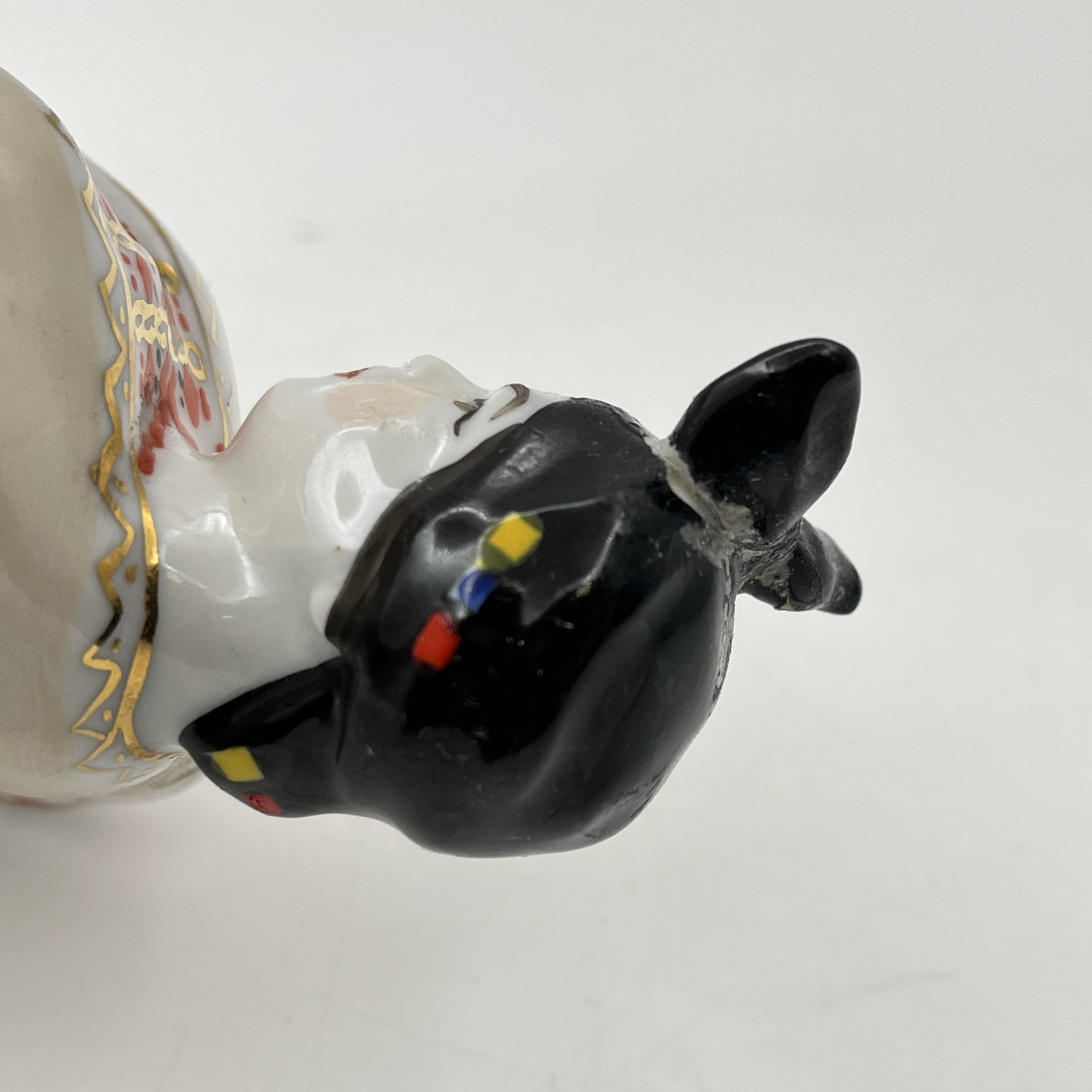 Статуэтка "Одарка", скульптор В.И. Щербина, фарфор, роспись, золочение, Киевский экспериментальный керамико-художественный завод (КЭКХЗ), СССР, 1976-1991 гг.