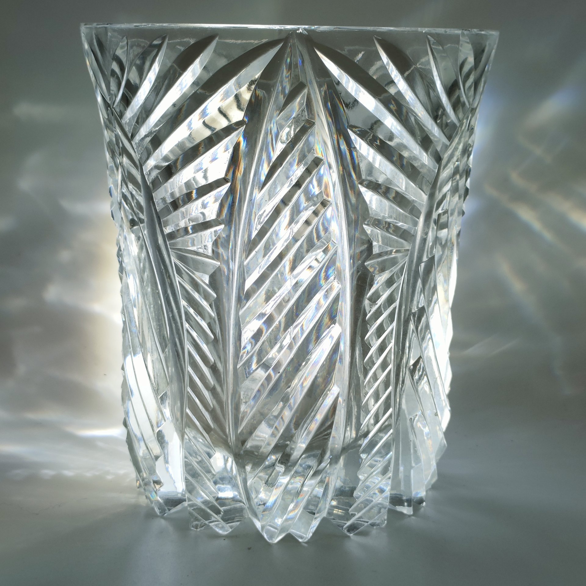 Ваза с резным геометрическим декором, хрусталь, алмазная грань, СССР, 1970-1990 гг.