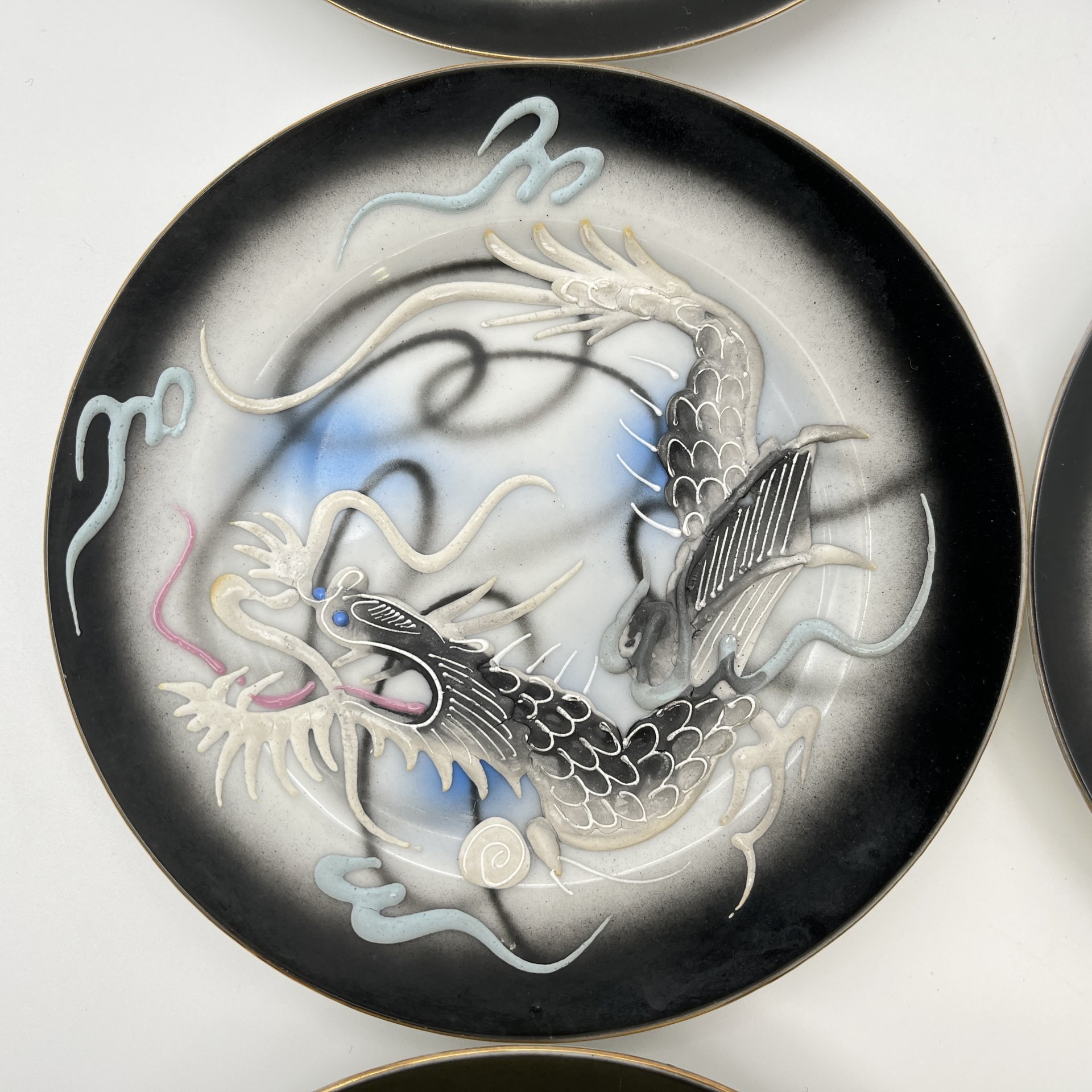 Набор из 6-ти десертных тарелок "Дракон",  Lux Porcelain FAHD M.K., фарфор, бисквит, роспись, золочение, Азия, 1970-1990 гг.