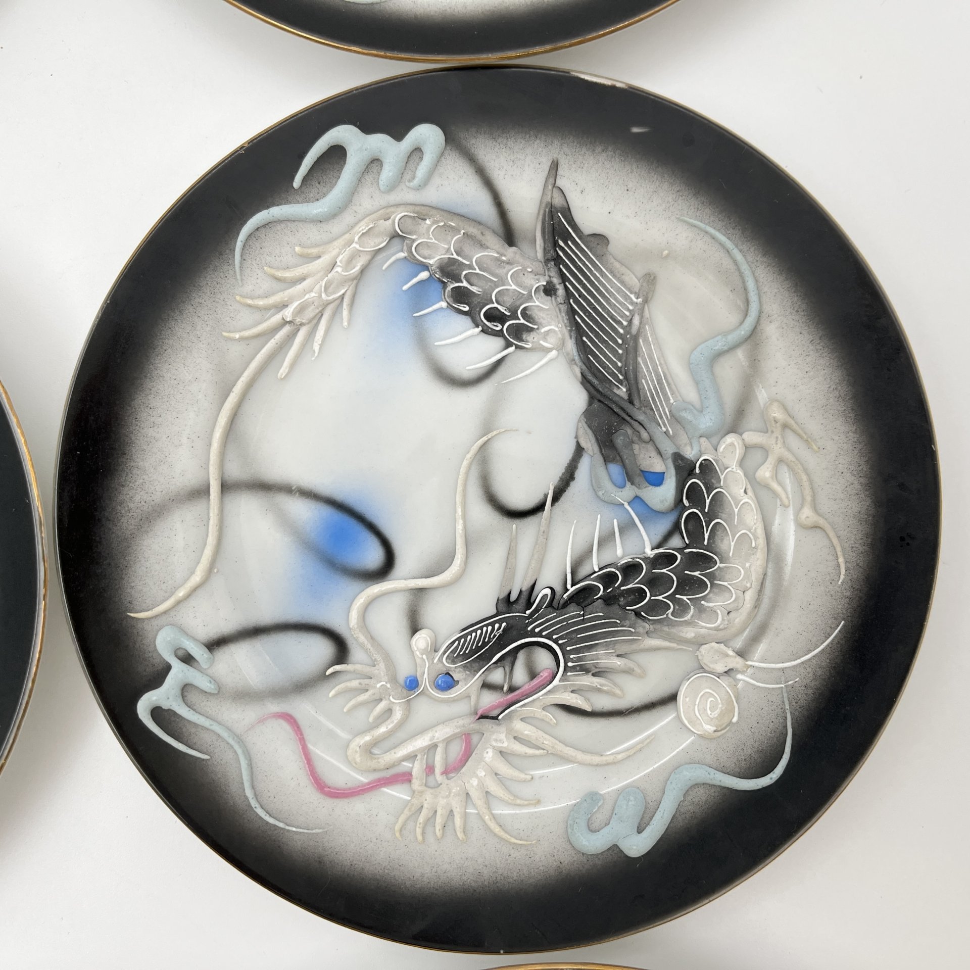 Набор из 6-ти десертных тарелок "Дракон",  Lux Porcelain FAHD M.K., фарфор, бисквит, роспись, золочение, Азия, 1970-1990 гг.