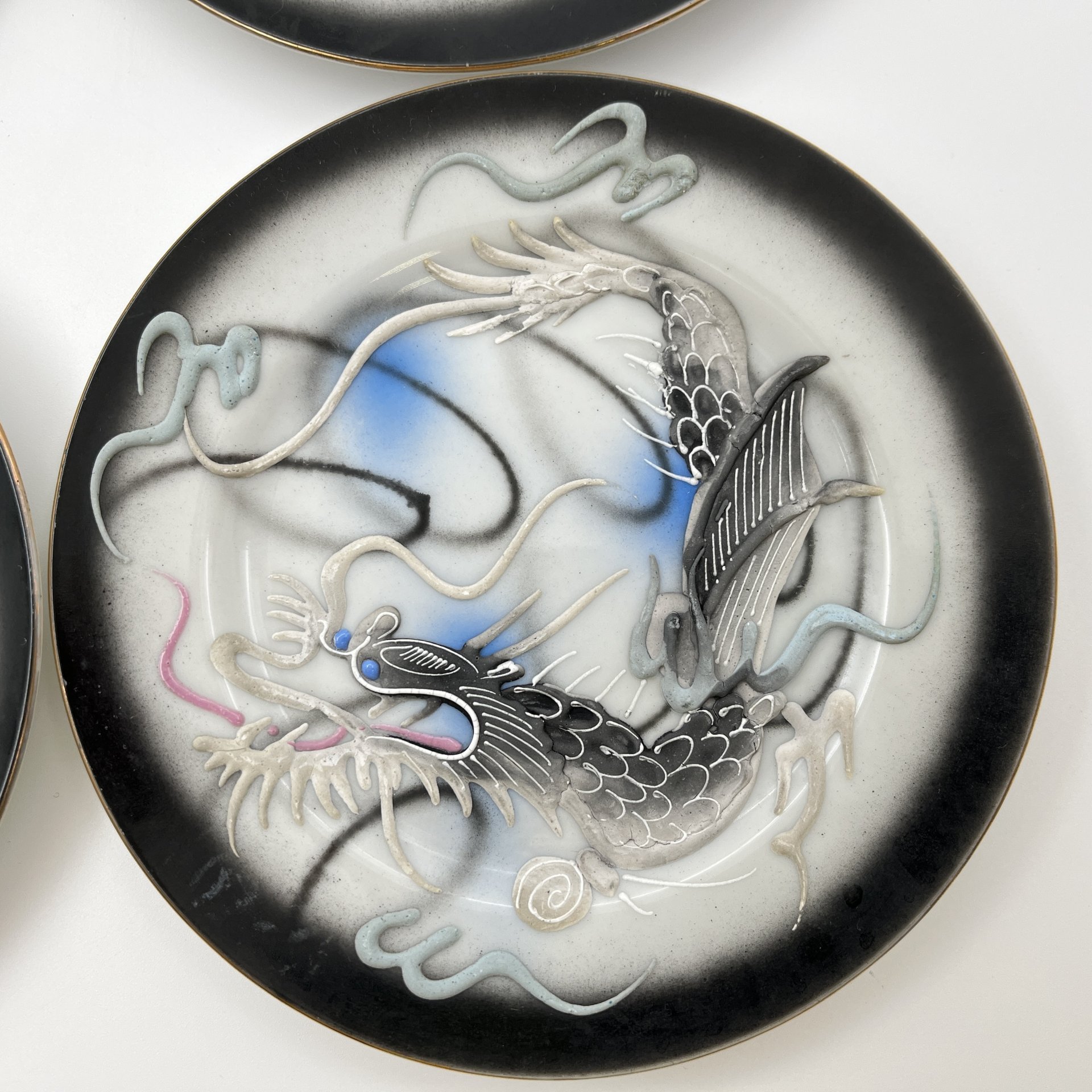 Набор из 6-ти десертных тарелок "Дракон",  Lux Porcelain FAHD M.K., фарфор, бисквит, роспись, золочение, Азия, 1970-1990 гг.