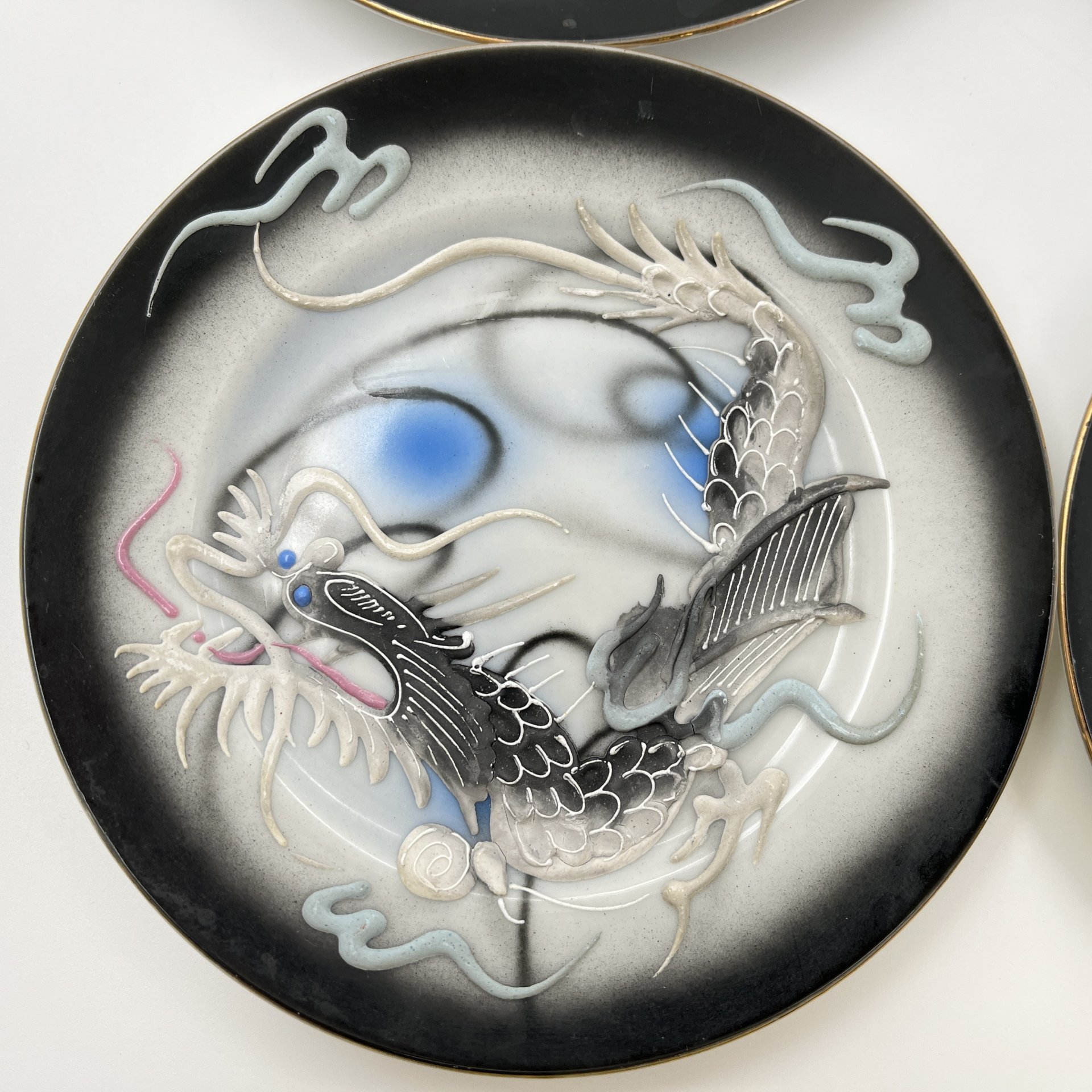 Набор из 6-ти десертных тарелок "Дракон",  Lux Porcelain FAHD M.K., фарфор, бисквит, роспись, золочение, Азия, 1970-1990 гг.