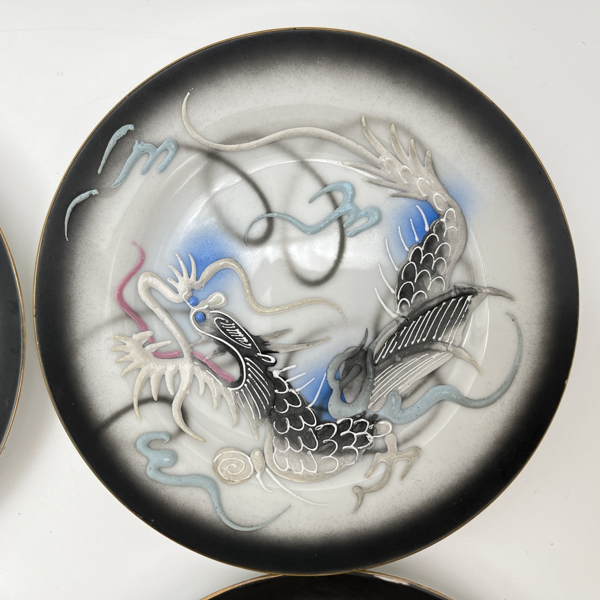 Набор из 6-ти десертных тарелок "Дракон",  Lux Porcelain FAHD M.K., фарфор, бисквит, роспись, золочение, Азия, 1970-1990 гг.