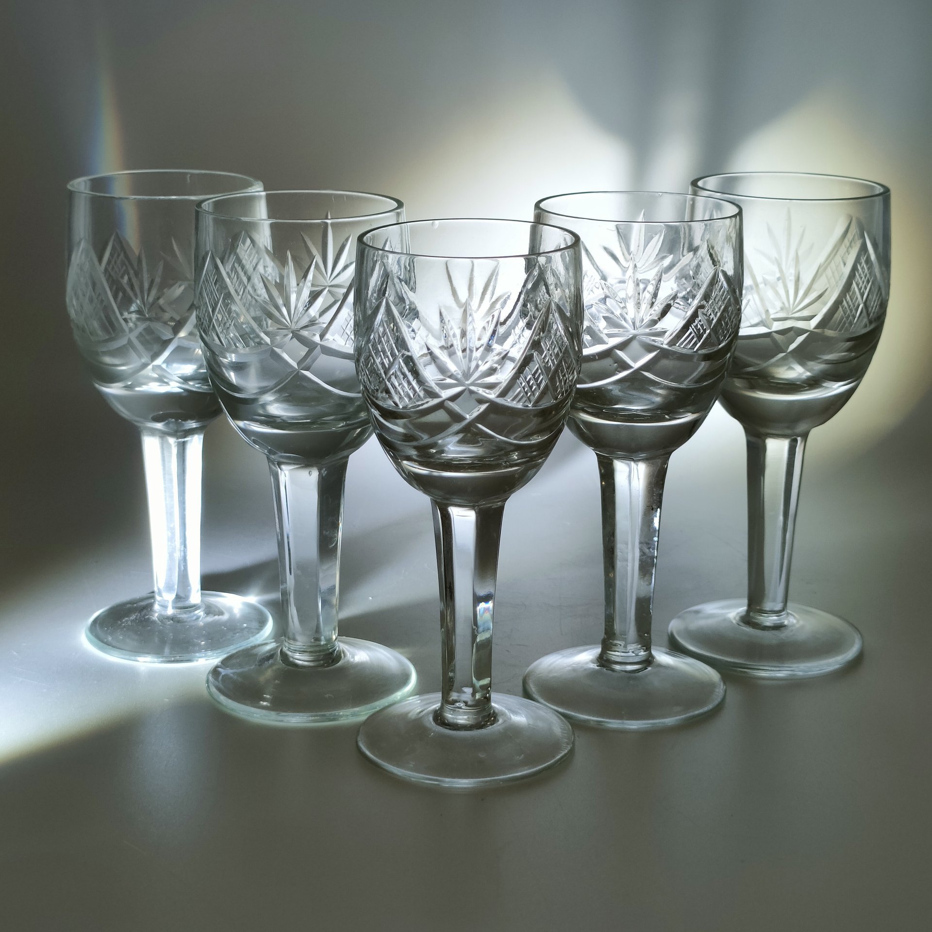 Набор из 5-ти рюмок с резным геометрическим декором