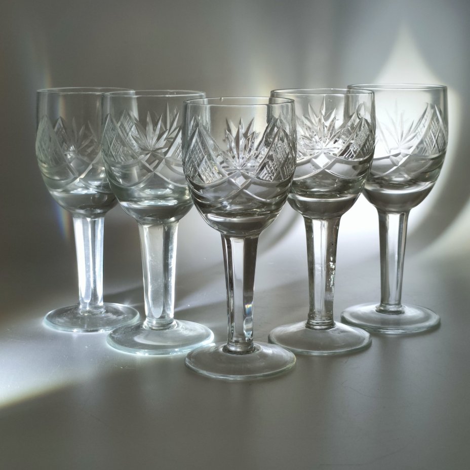 Набор из 5-ти рюмок с резным геометрическим декором