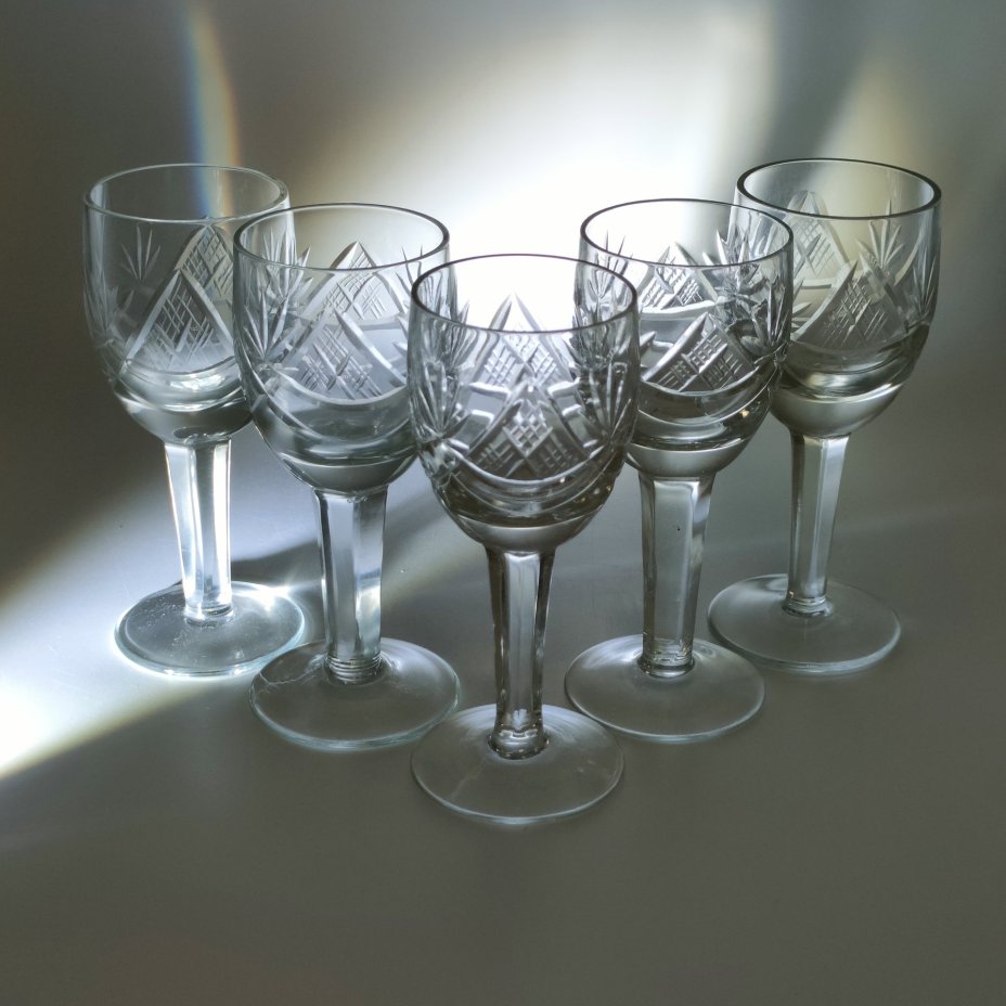 Набор из 5-ти рюмок с резным геометрическим декором
