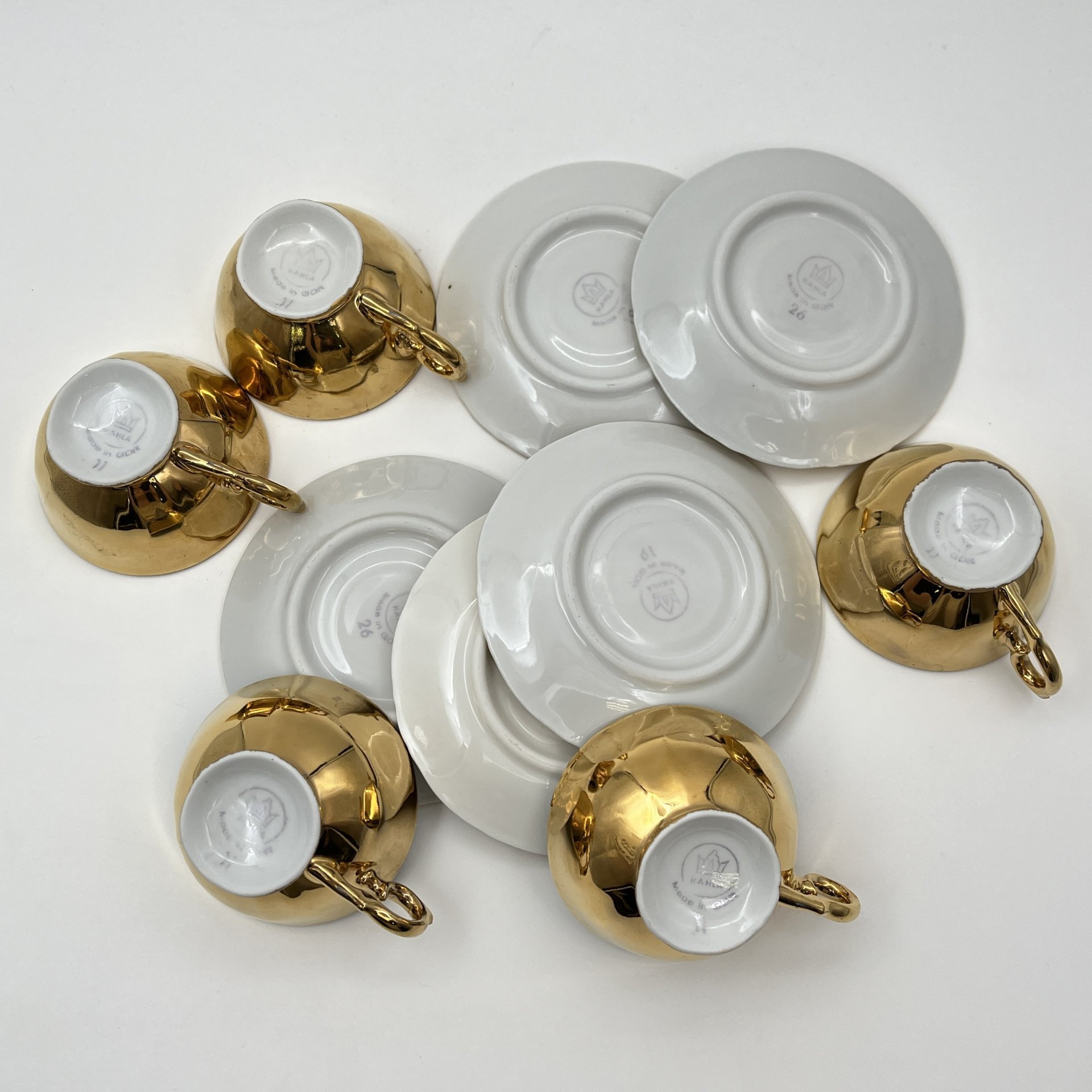 Сервиз кофейный золотого цвета на 5 персон (12 предметов), фарфор, золочение, Kahla, ГДР, 1968-1987 гг.