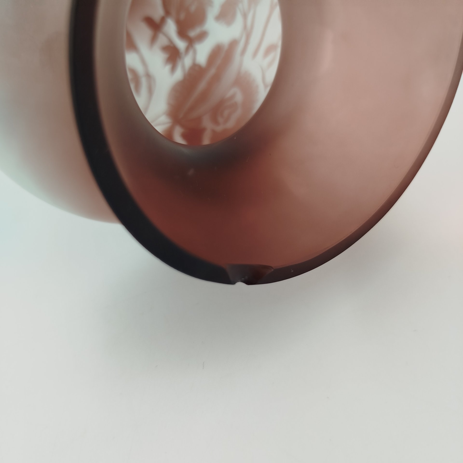 Ваза для цветов "Розы" в стиле "Галле", автор Шувалов Е.С., стекло, травление, Дятьковский хрустальный завод, СССР, 1950-1960 гг.