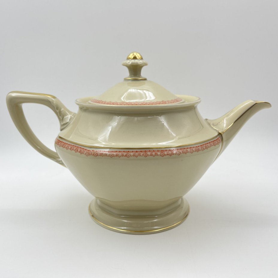 Чайник заварочный, украшенный растительным орнаментом, фарфор, деколь, золочение, Rosenthal (Розенталь), Германия, 1941 г.