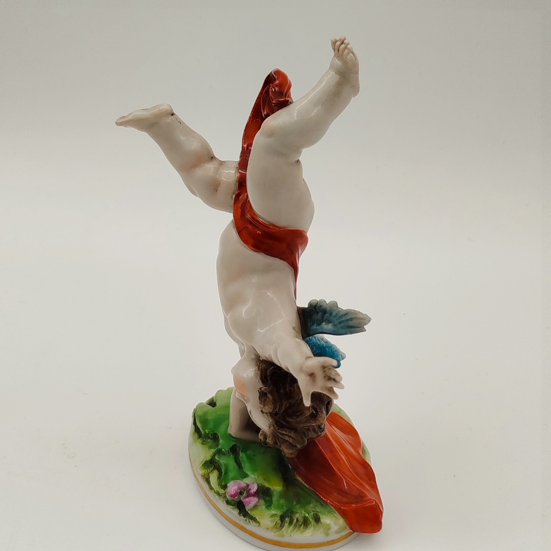 Статуэтка "Путти", мануфактура "Kister K.G. Scheibe-Alsbach", фарфор, роспись, золочение, Германия, 1960-1990 гг.