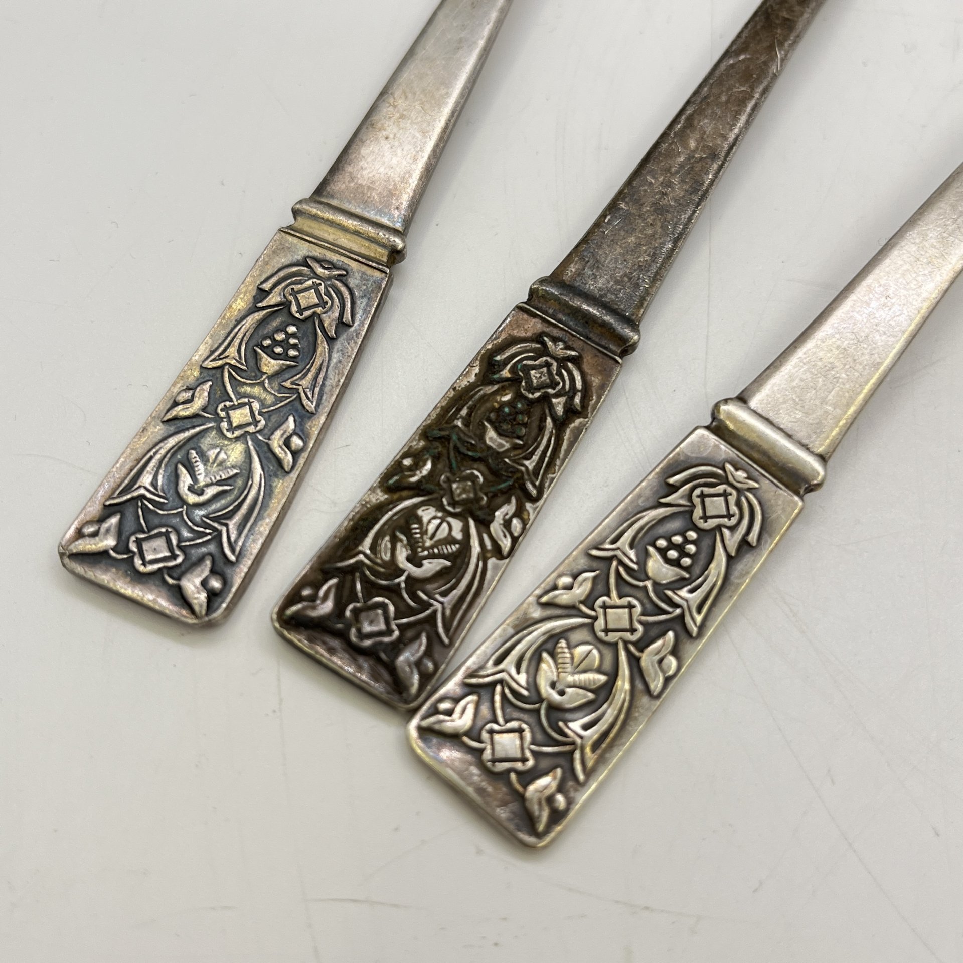 Набор из 3 чайных ложек с флоральным декором на ручке