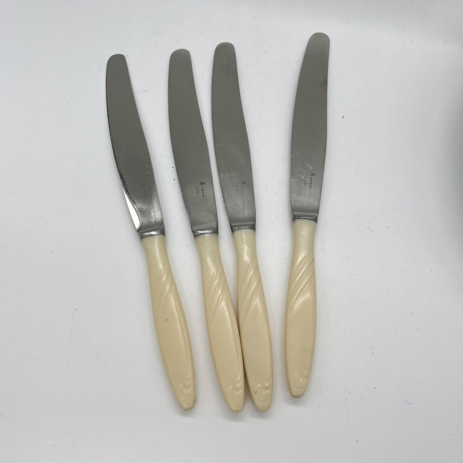 Набор из 4 столовых ножей