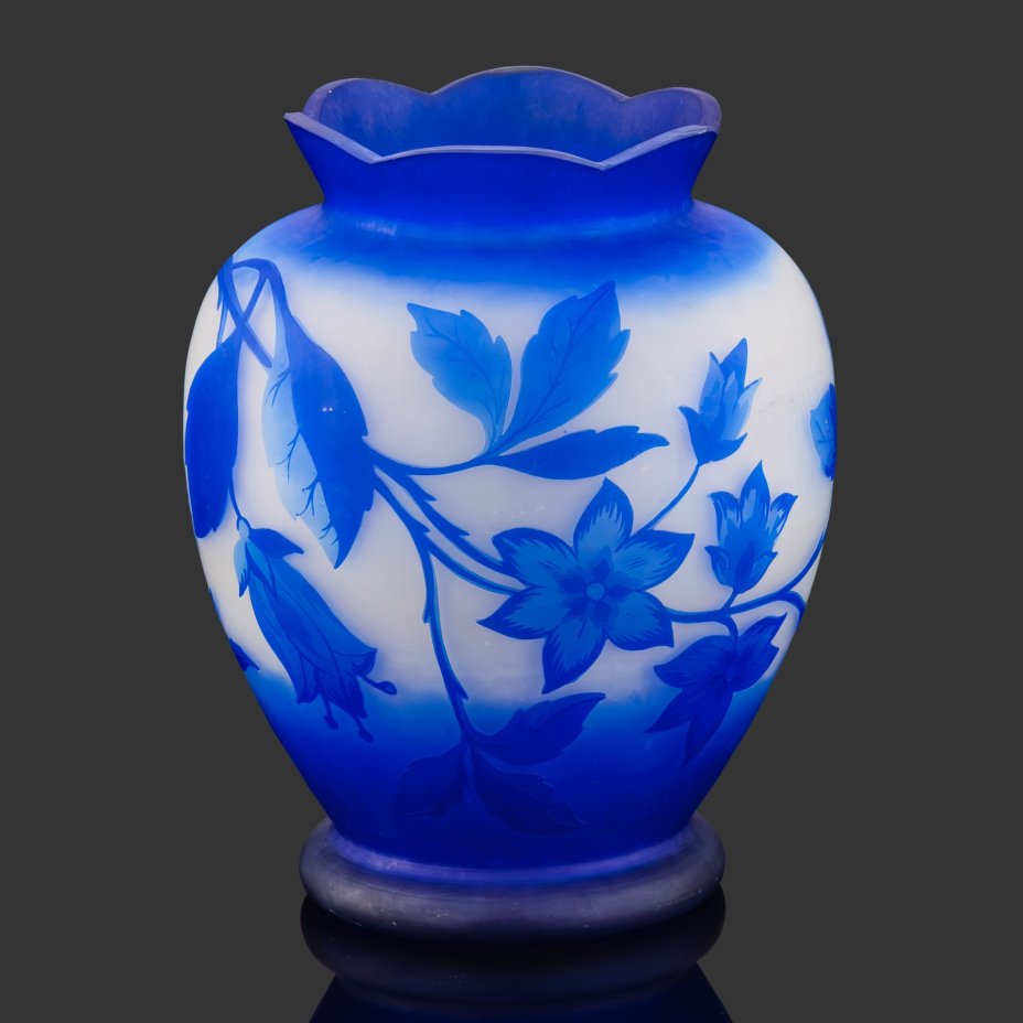 Ваза "Колокольчики", Е.С. Шувалов, стекло, матовое, травление, Дятьковский хрустальный завод, СССР, 1950-1960 гг.