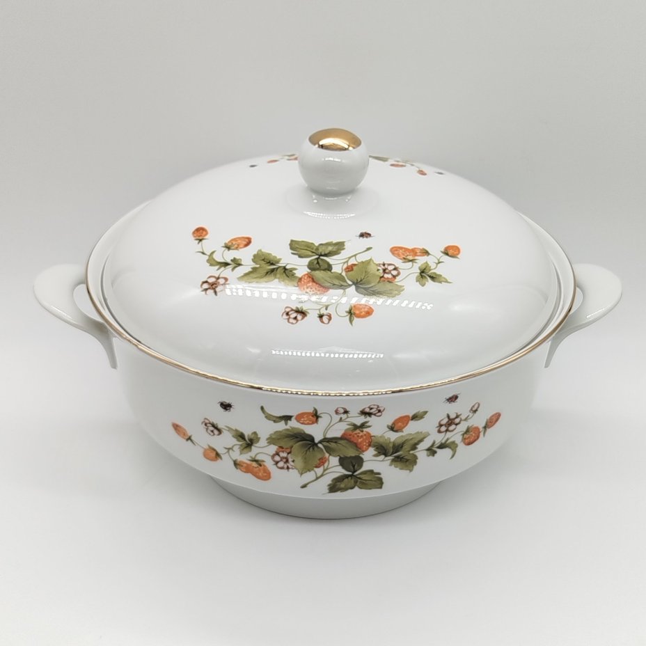 Супница "Клубника и божьи коровки", Graf Von Henneberg Porzellan