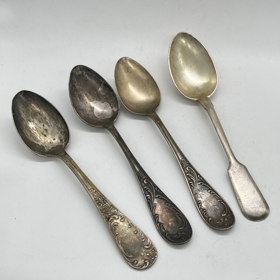 Набор из 4 столовых ложек с растительным декором на ручках (подбор), мНЦ (медь-никель-цинк), Кольчугинский завод цветных металлов, СССР, 1930-1950 гг.
