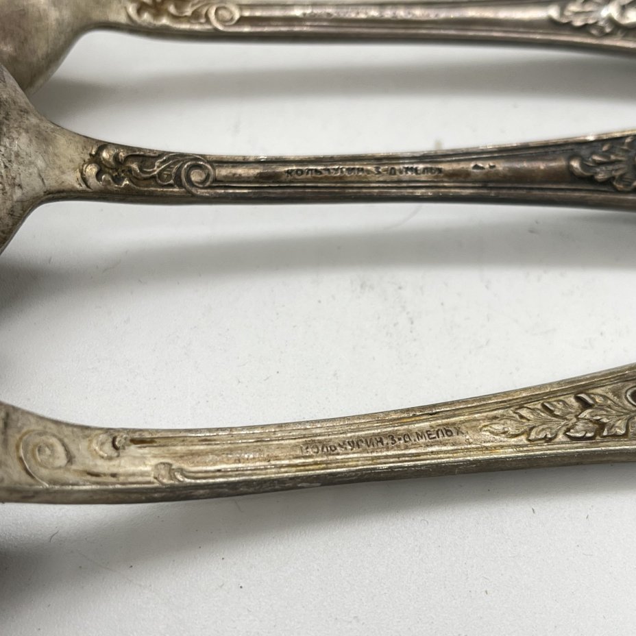 Набор из 4 столовых ложек с растительным декором на ручках (подбор), мНЦ (медь-никель-цинк), Кольчугинский завод цветных металлов, СССР, 1930-1950 гг.