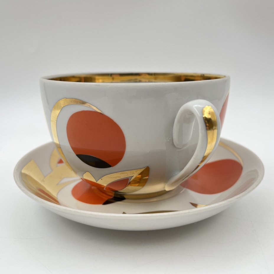 Чайная пара "Золотые яблоки" ("Райские яблоки"), автор росписи А. А. Чекулина, фарфор, крытье, золочение, Дмитровский фарфоровый завод (ДФЗ Вербилки), СССР, 1965-1991 гг.