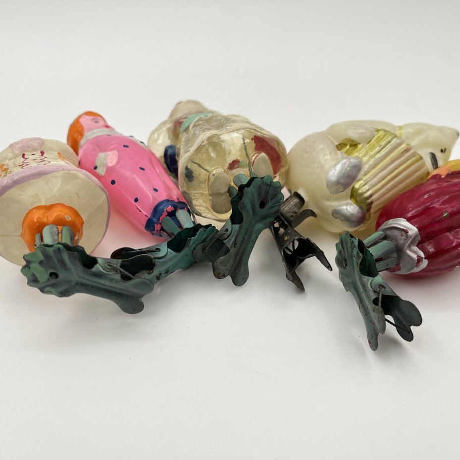 Набор елочных игрушек на прищепках 5 шт.: "Медведь с гармошкой", "Дед Мороз", "Марфушечка", "Маленький Мук", "Ребенок в шарфике"