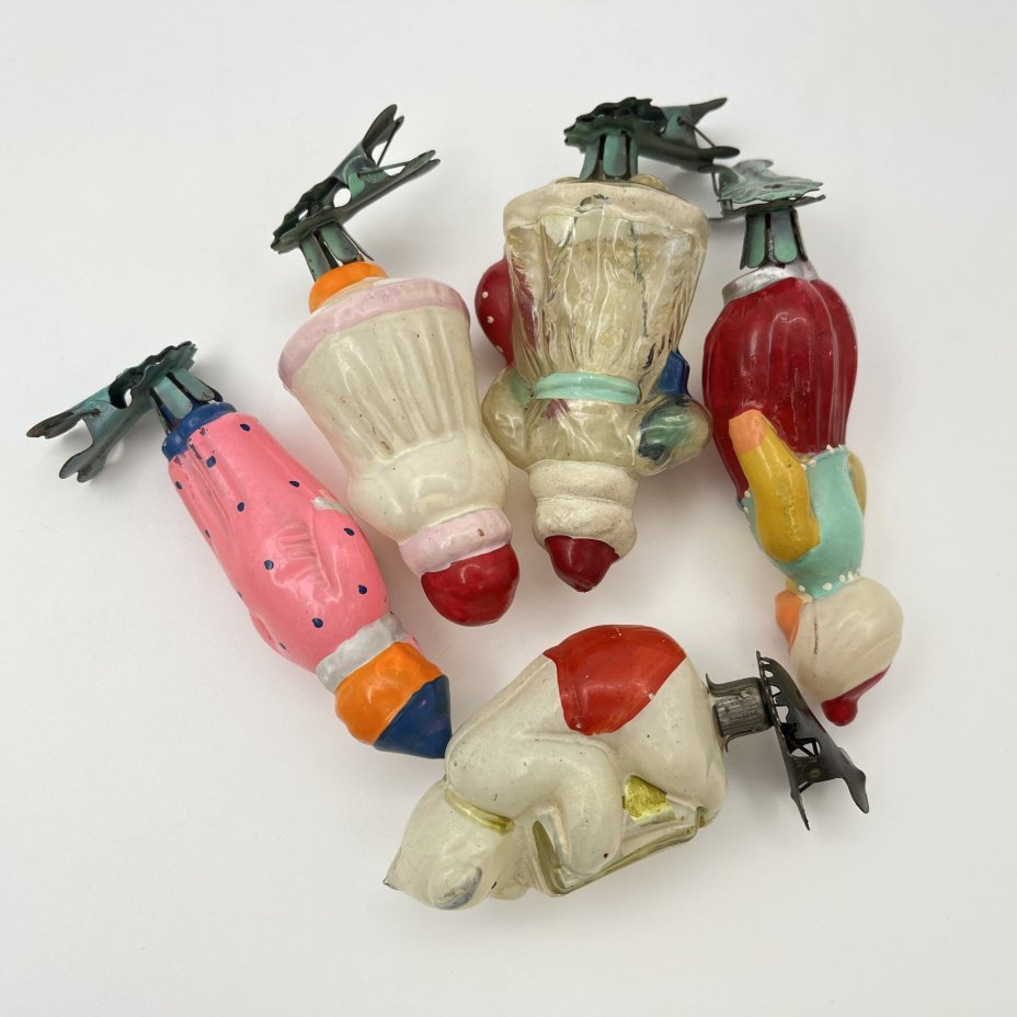 Набор елочных игрушек на прищепках 5 шт.: "Медведь с гармошкой", "Дед Мороз", "Марфушечка", "Маленький Мук", "Ребенок в шарфике"