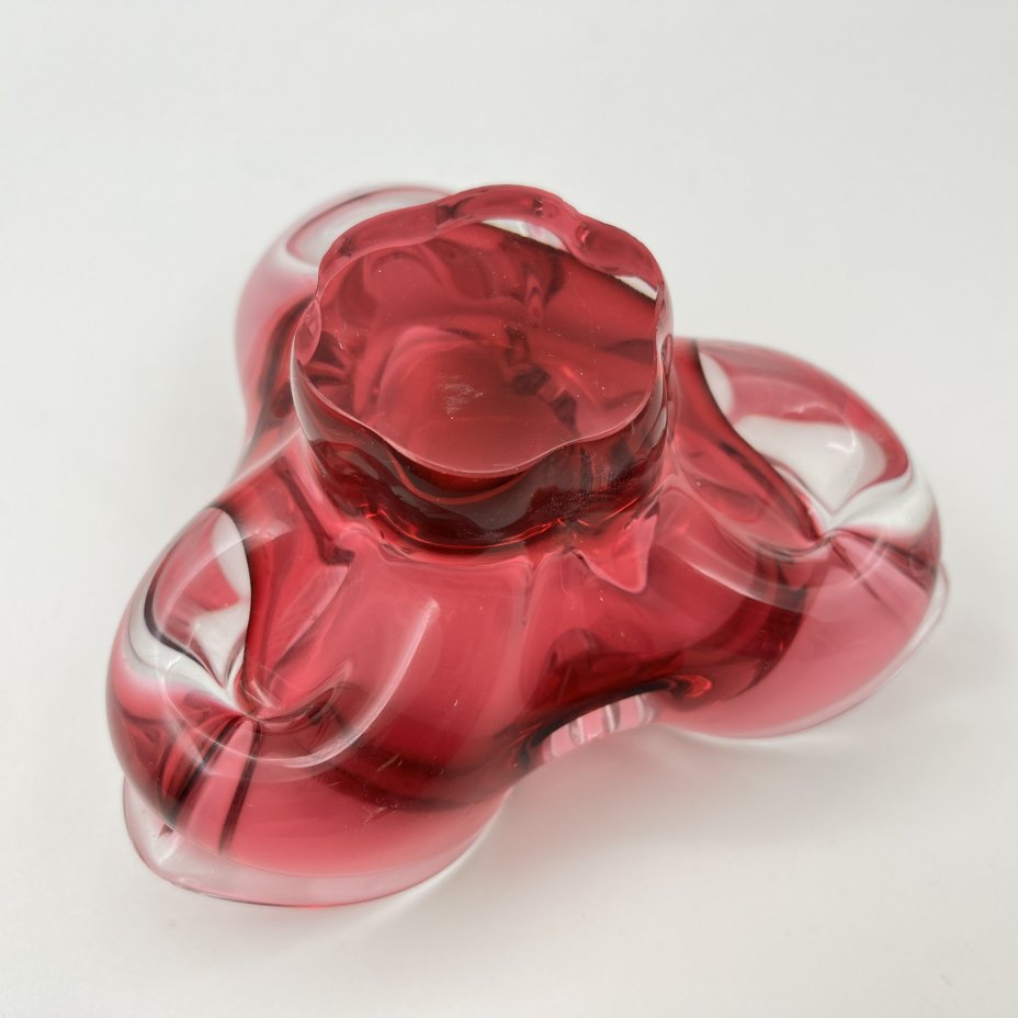 Пепельница  розового оттенка, Хржибский стекольный завод (CHribska Glass)