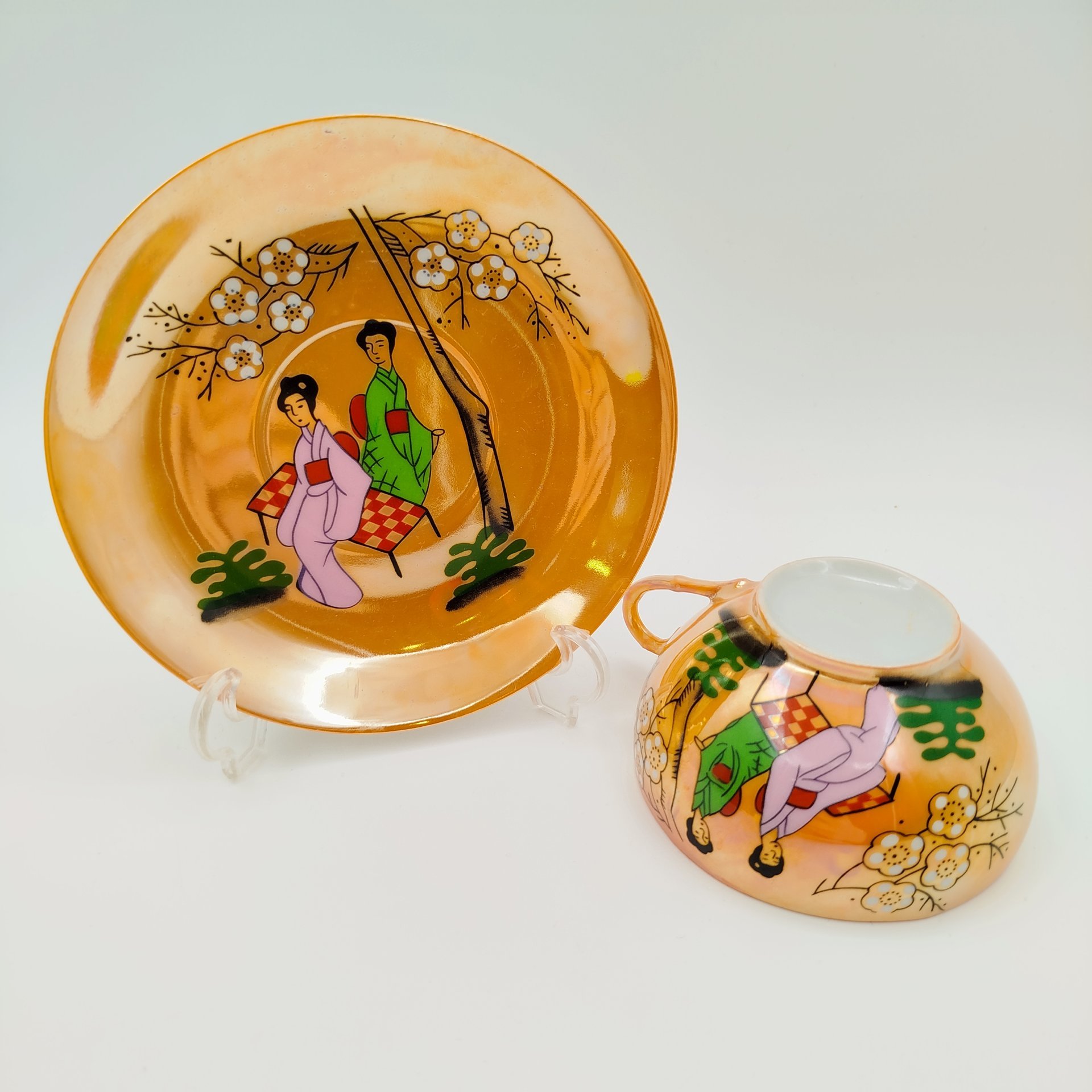Чайно-кофейная пара с изображением гейши на дне чашки, фарфор, роспись, люстр, литофания, Япония, 1980-2000 гг.