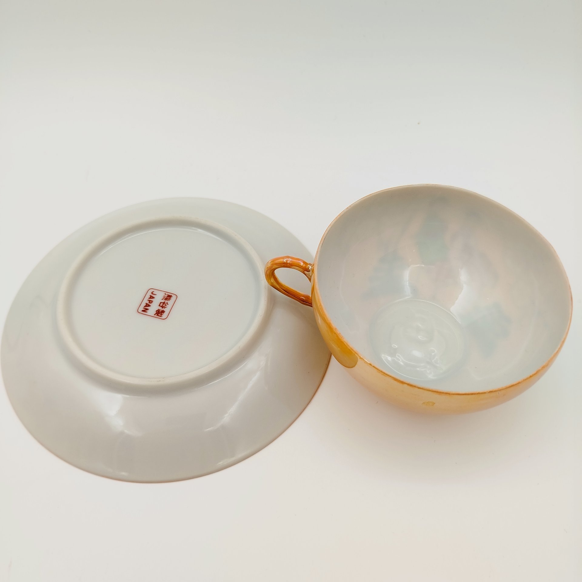 Чайно-кофейная пара с изображением гейши на дне чашки, фарфор, роспись, люстр, литофания, Япония, 1980-2000 гг.