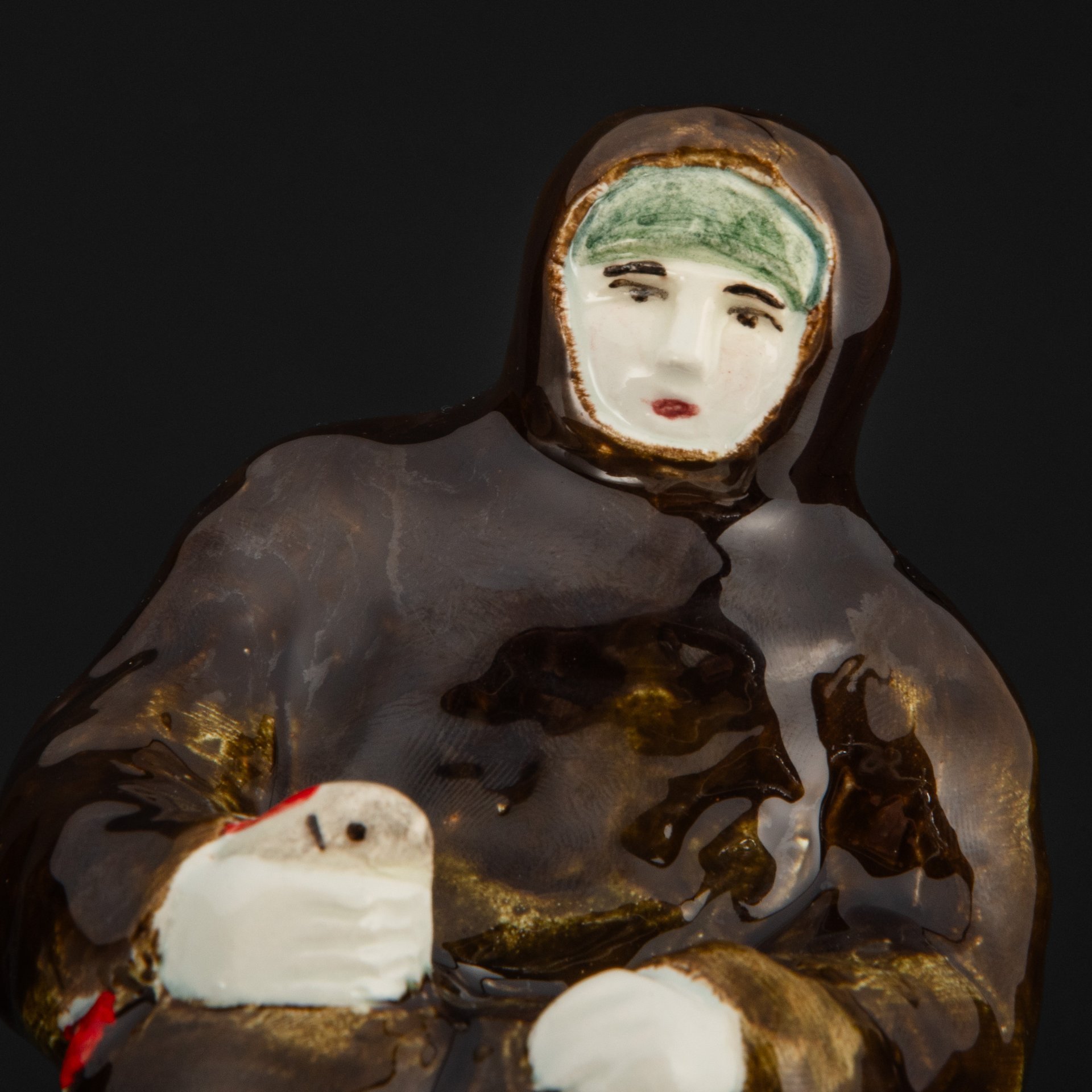 Статуэтка "Рыбак", автор Л. Белякова, автор росписи Р.И. Холомкина, Конаковский фаянсовый завод