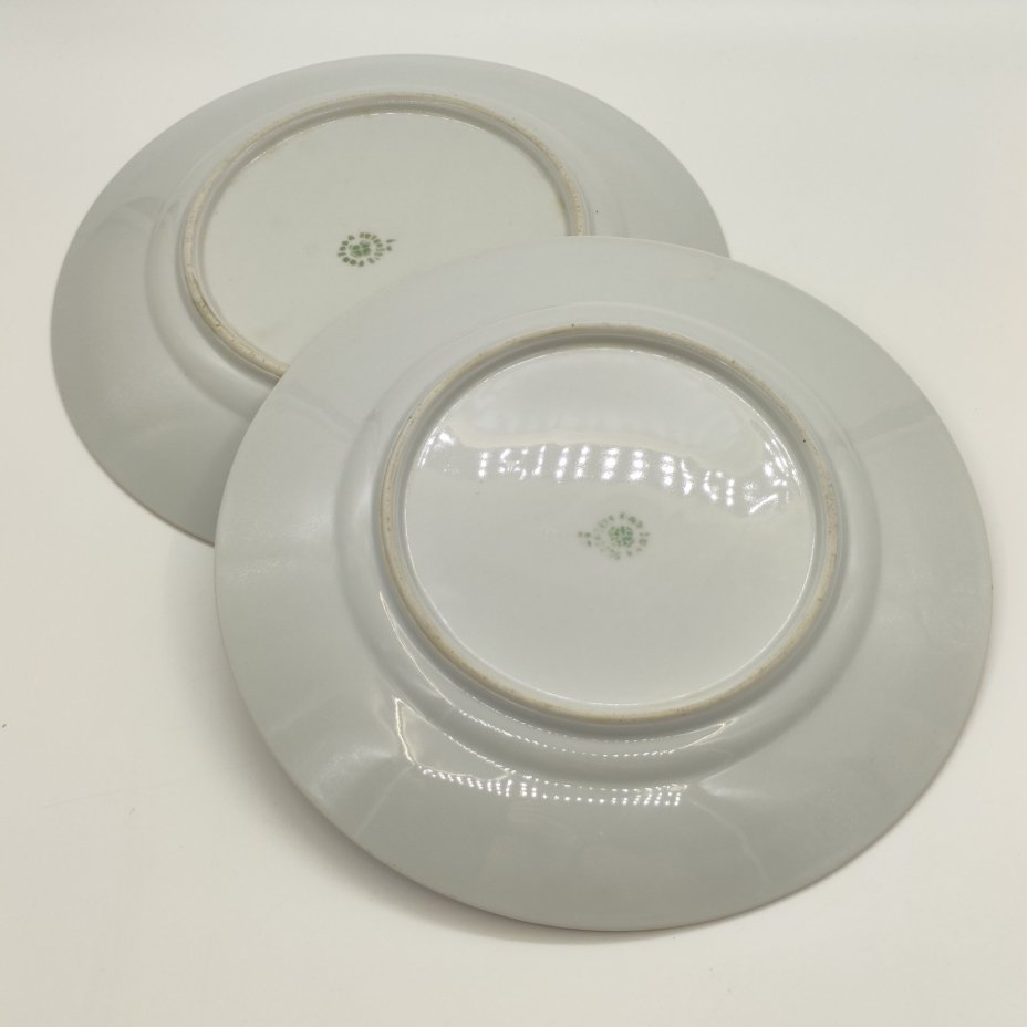 Пара обеденных тарелок "Мадонна", фарфор, люстр, деколь, золочение, Spezial Eisenberg Porzellan (SEP), ГДР, 1960-1973 гг.