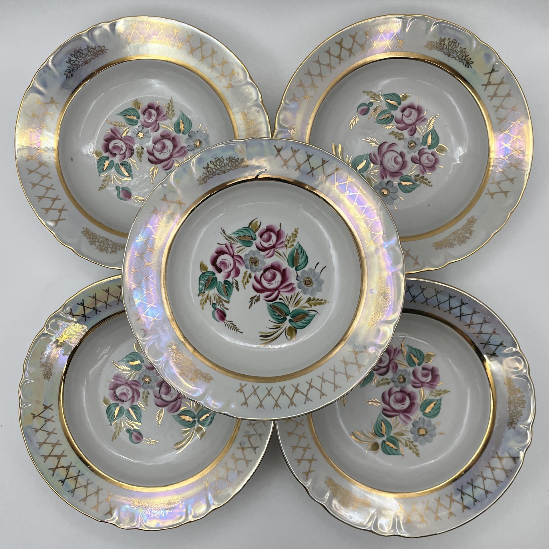 Набор из пяти суповых тарелок с цветочным декором, фарфор, роспись, люстр, золочение, Барановский фарфоровый завод, СССР, 1970-1991 гг.