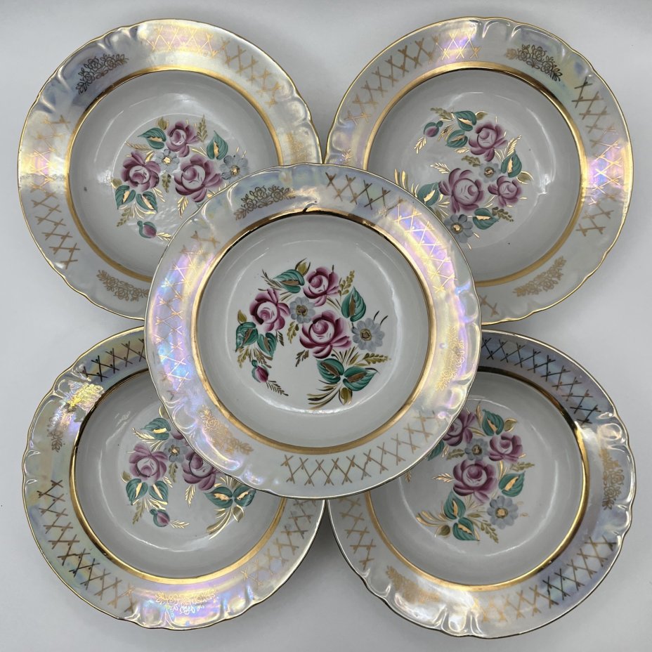 Набор из пяти суповых тарелок с цветочным декором, фарфор, роспись, люстр, золочение, Барановский фарфоровый завод, СССР, 1970-1991 гг.