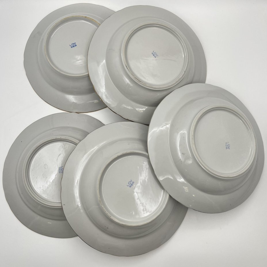 Набор из пяти суповых тарелок с цветочным декором, фарфор, роспись, люстр, золочение, Барановский фарфоровый завод, СССР, 1970-1991 гг.