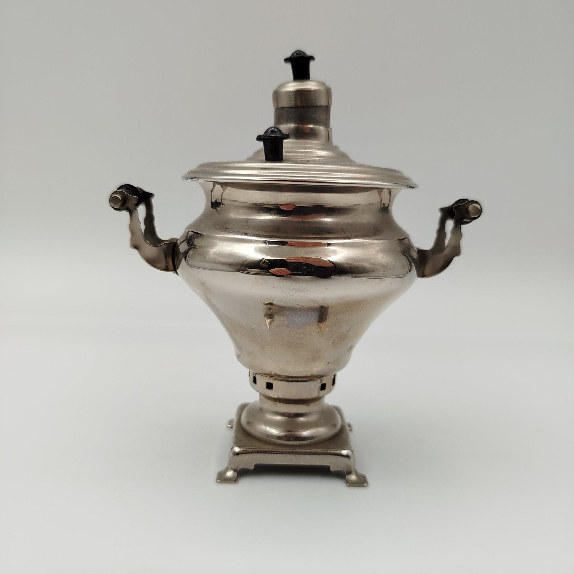 Самовар сувенирный "Ясная поляна", (Экспортный вариант), металл, пластик, Тульский машиностроительный завод «Штамп» им. Б.Л. Ванникова, СССР, 1967 г., Тульский машиностроительный завод «Штамп» им. Б.Л. Ванникова