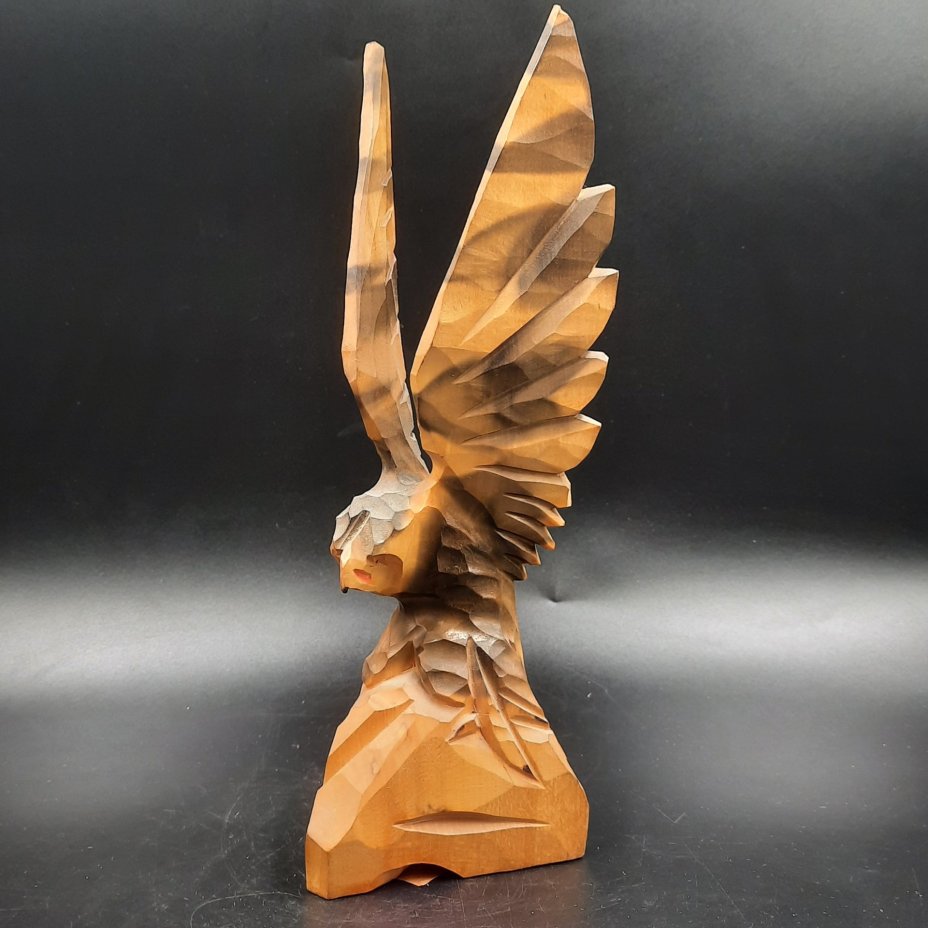Статуэтка "Орел", фабрика "Закарпатский сувенир", дерево, резьба, СССР, 1977 г.