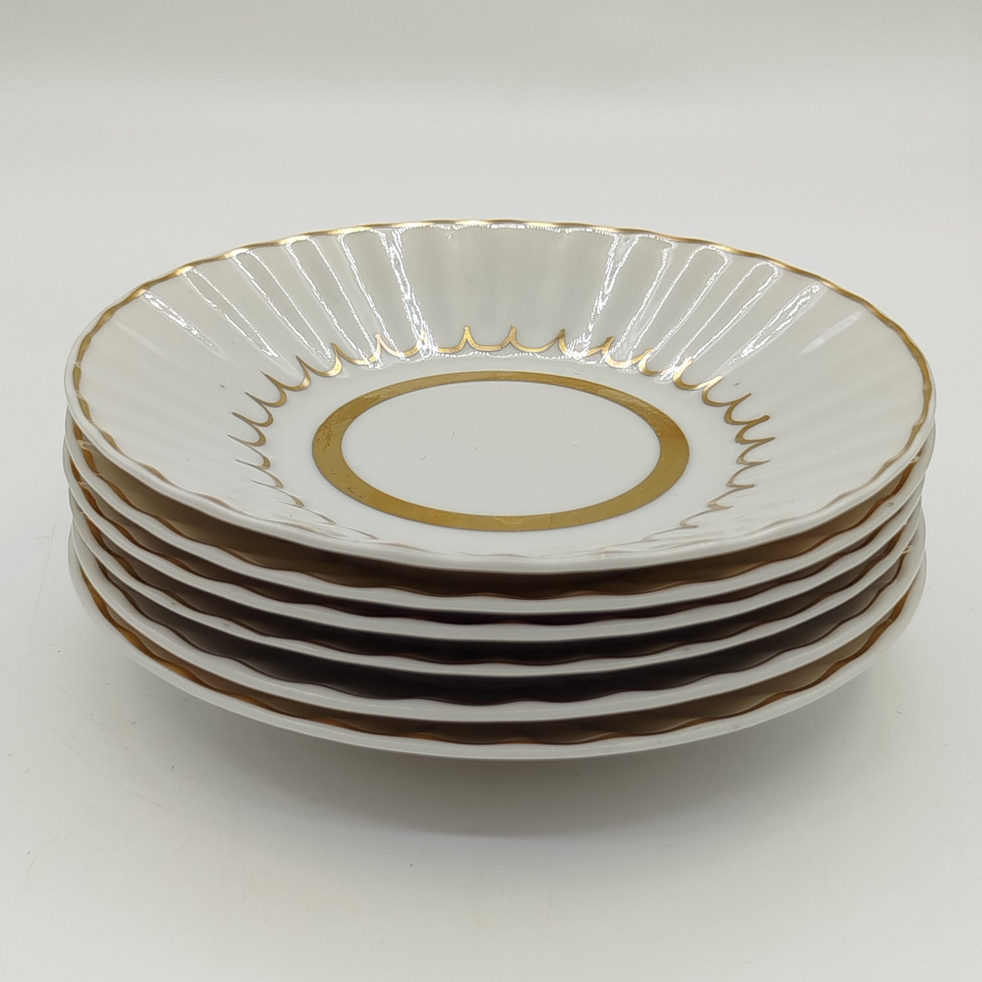 Набор из 6-ти блюдец с золотистой каймой
