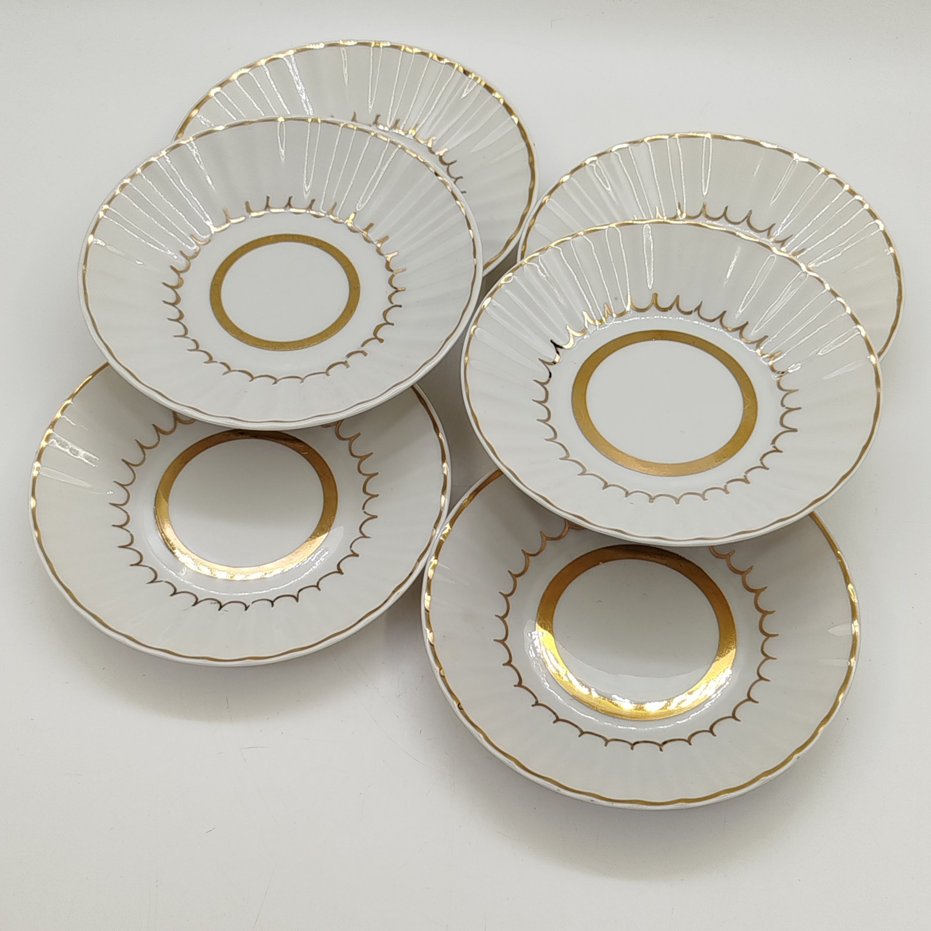 Набор из 6-ти блюдец с золотистой каймой