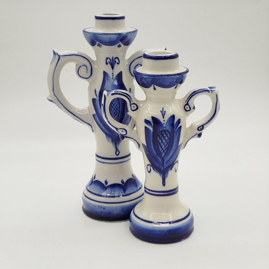 Подсвечники парные разных размеров для одной свечи с цветочным декором, Гжель