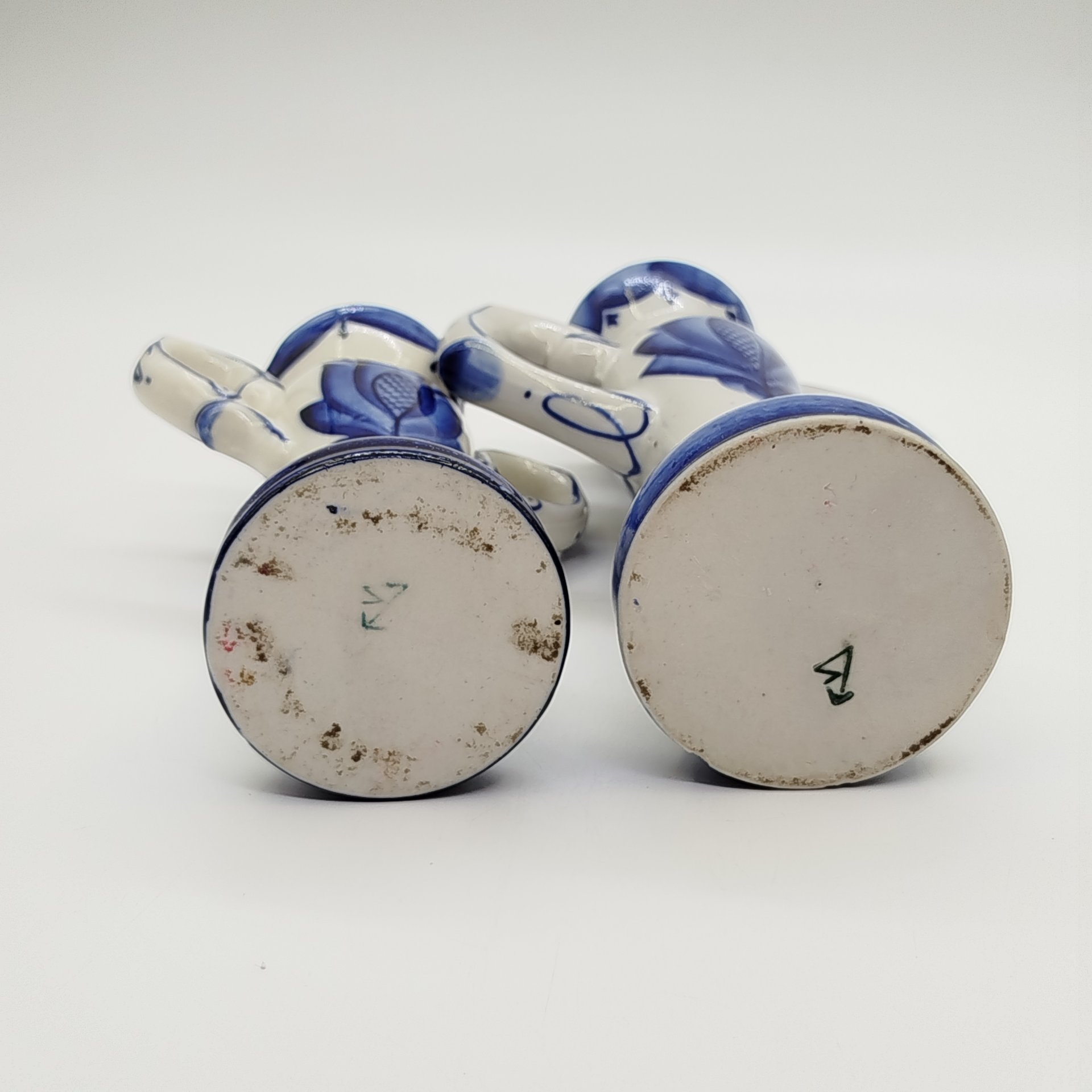 Подсвечники парные разных размеров для одной свечи с цветочным декором, Гжель