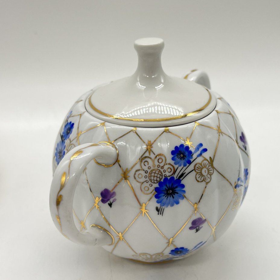 Сахарница "Золотая сетка" с голубыми цветами (крышка подбор!), фарфор, роспись, золочение, Ленинградский фарфоровый завод (ЛФЗ), СССР, 1950-1959 гг.