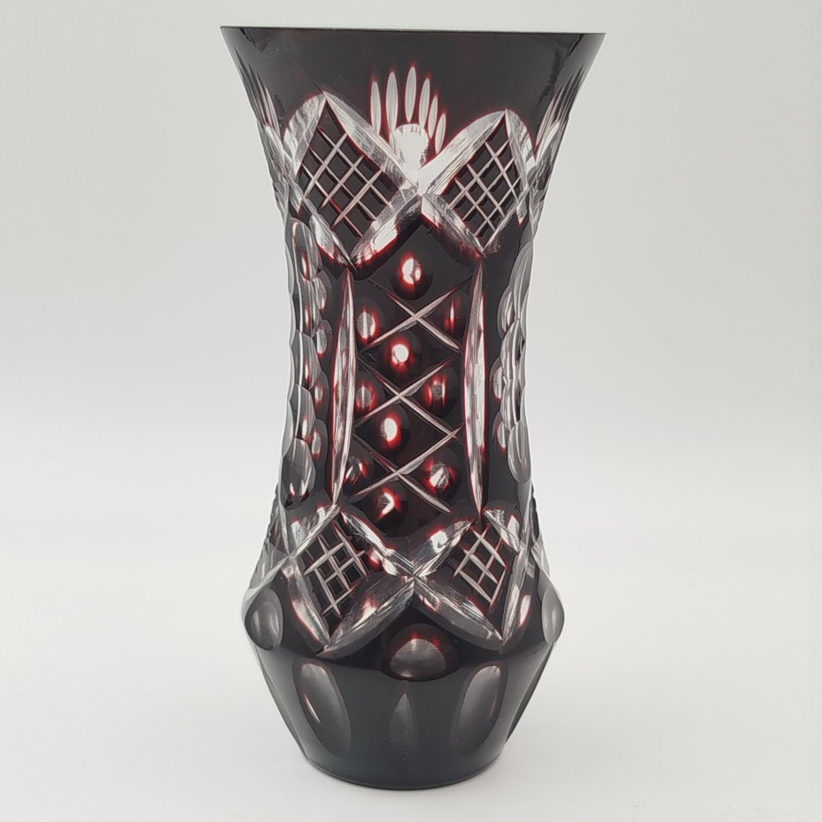 Ваза марганцевого оттенка