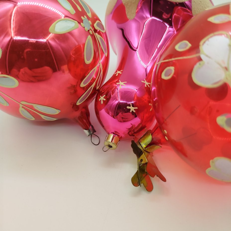 Набор из трех больших ёлочных игрушек