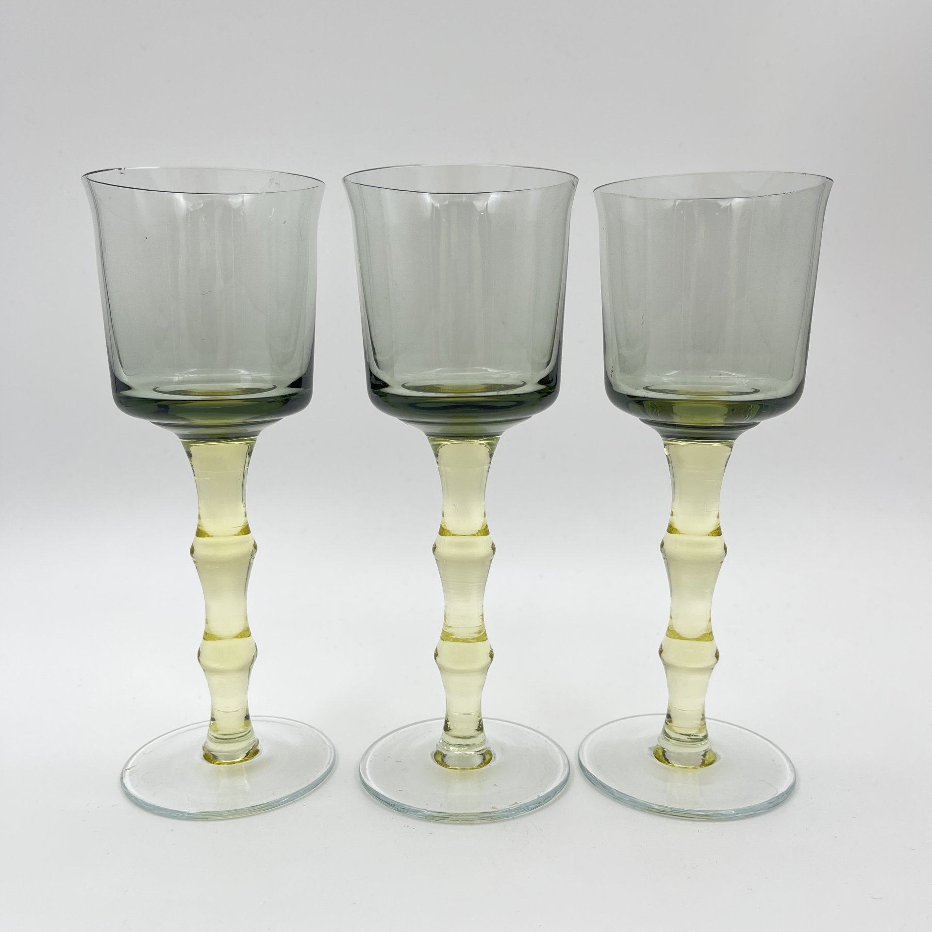Набор из 3 бокалов "Мещерский цветок" с ножками желтого цвета, автор С. Пивоваров, хрусталь, Гусевской хрустальный завод (Гусь-Хрустальный), СССР, 1960-1980 гг.