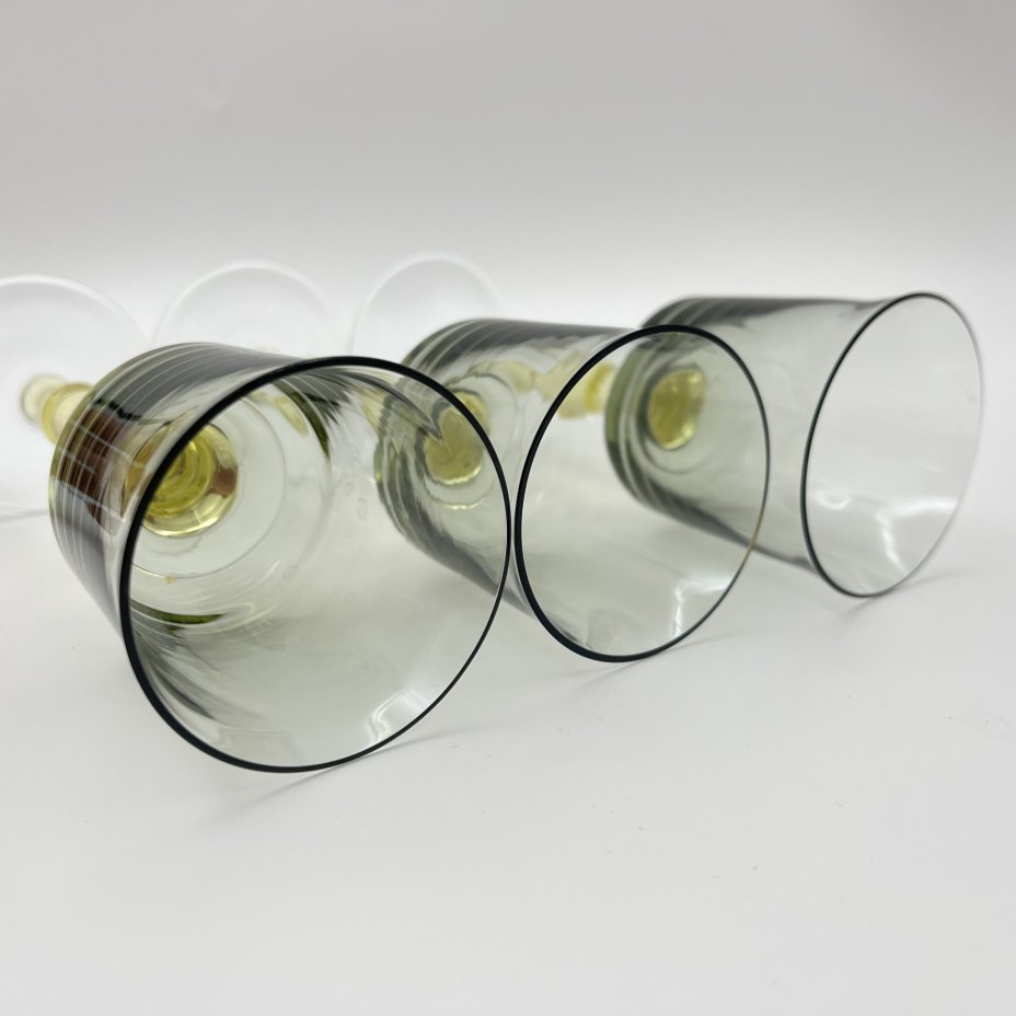 Набор из 3 бокалов "Мещерский цветок" с ножками желтого цвета, автор С. Пивоваров, хрусталь, Гусевской хрустальный завод (Гусь-Хрустальный), СССР, 1960-1980 гг.