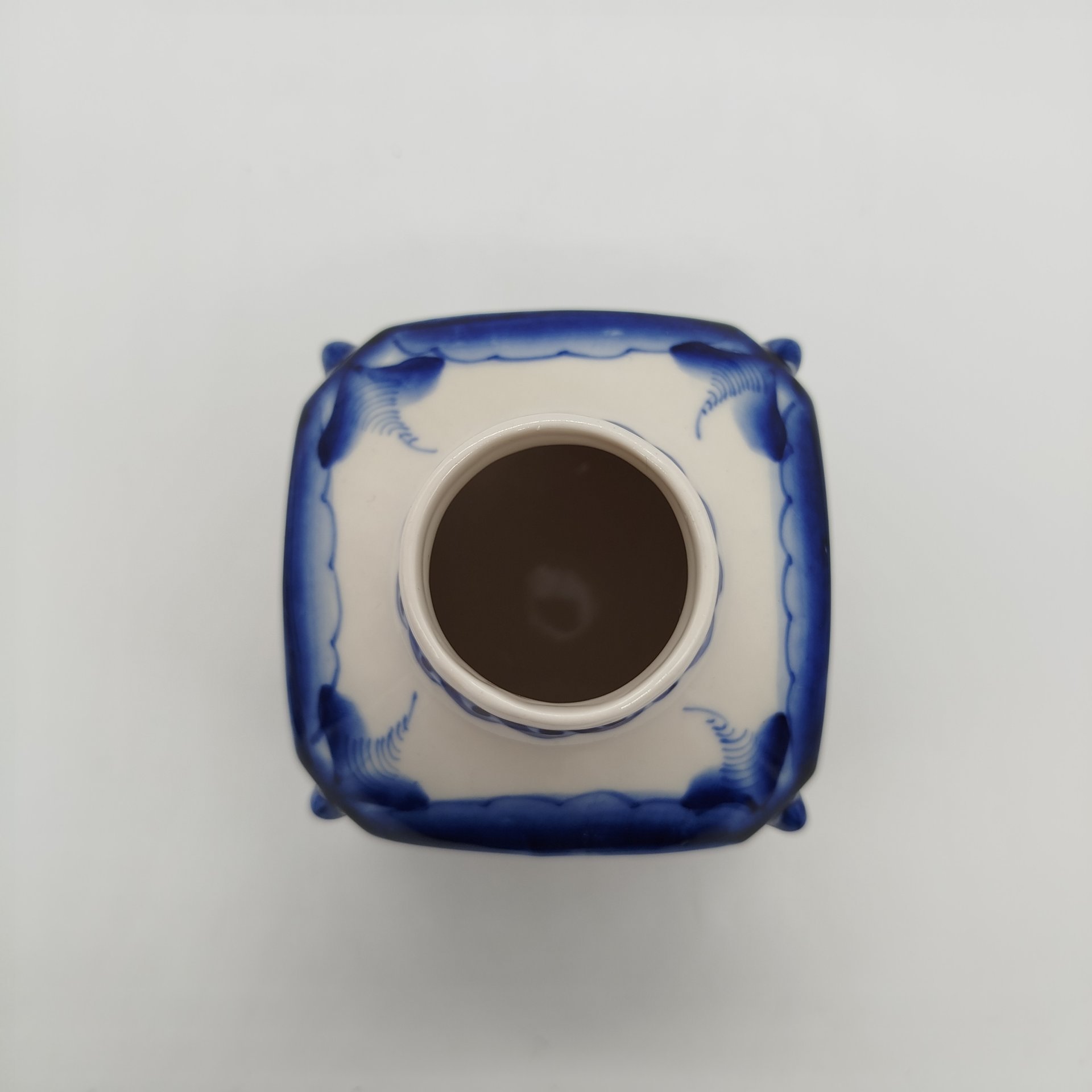 Чайница с растительным декором, Гжель, фарфор, роспись, СССР, 1970-1990 гг.