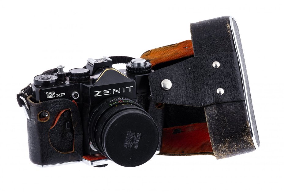Фотоаппарат "Зенит 12XP" с объективом "Helios-44М", в родном кофре, алюминиевый сплав, Красногорский механический завод, СССР, 1990 г., Красногорский механический завод (КМЗ)