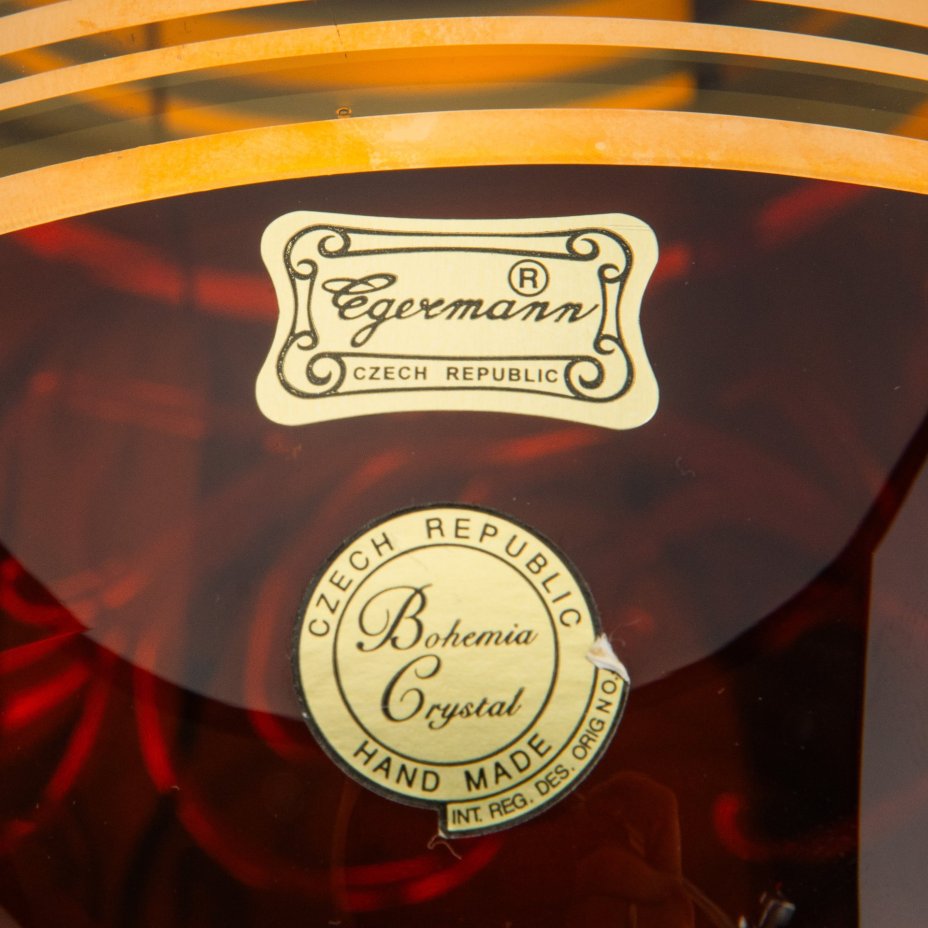 Ваза каплевидной формы на ножках янтарного цвета, украшенная растительным декором, Egermann