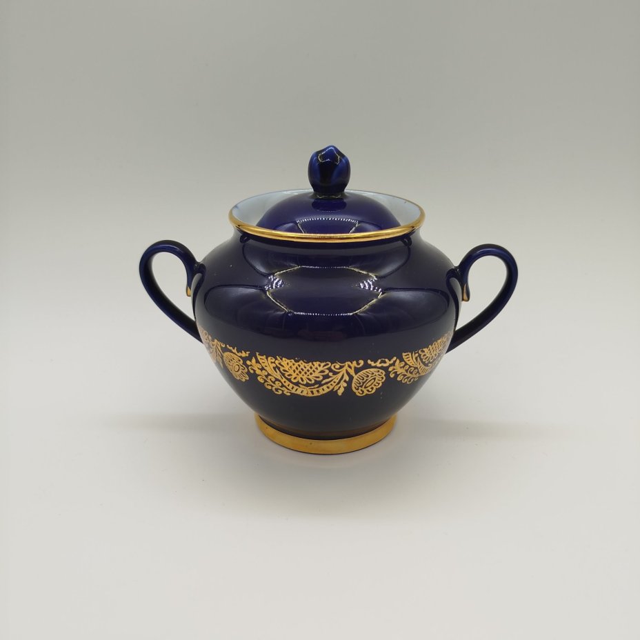 Сахарница с ажурным орнаментом, фарфор, крытье кобальтом, золочение, Ленинградский фарфоровый завод (ЛФЗ), СССР, 1970-1986 гг.