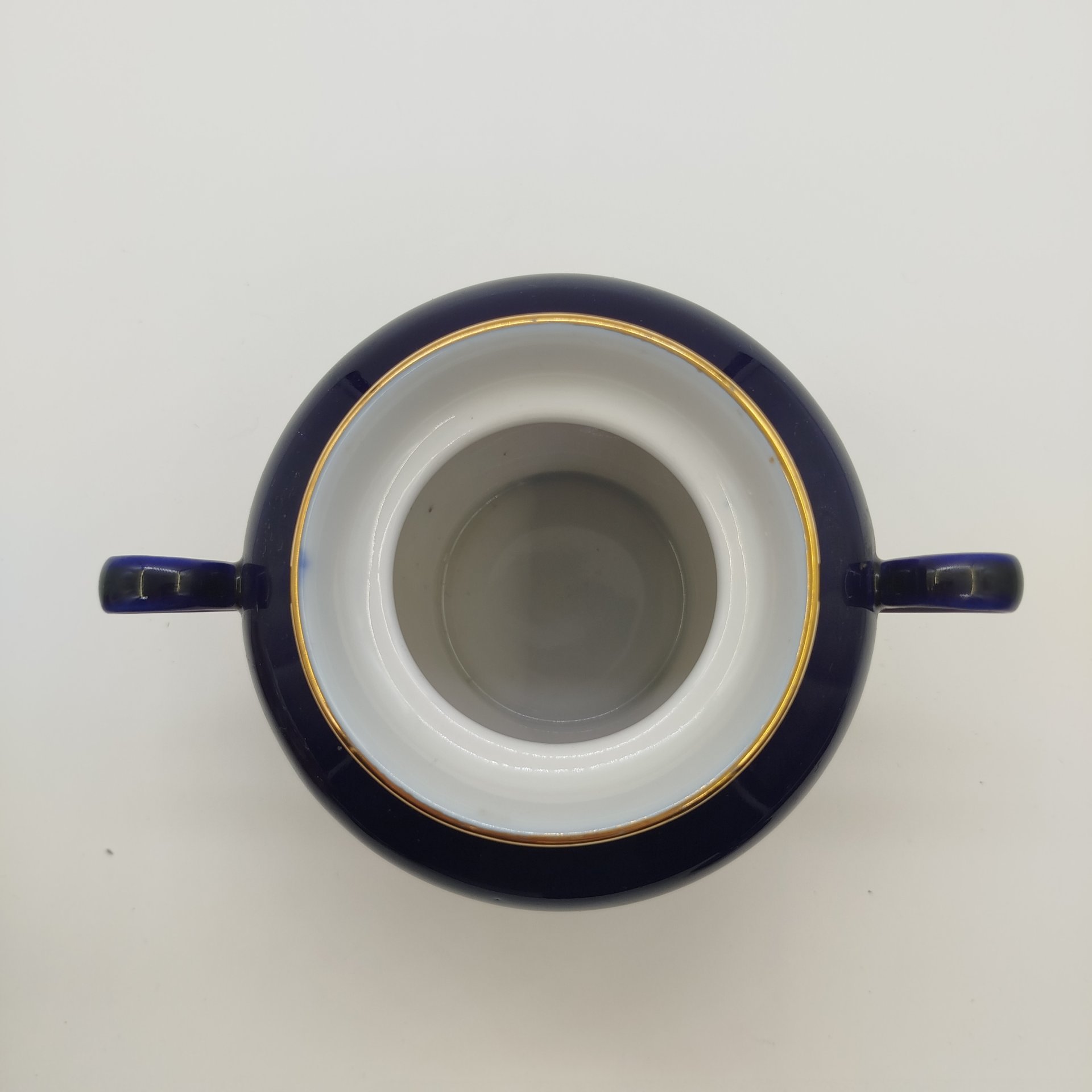 Сахарница с ажурным орнаментом, фарфор, крытье кобальтом, золочение, Ленинградский фарфоровый завод (ЛФЗ), СССР, 1970-1986 гг.